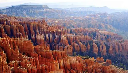  ??  ?? Sunrise at the Bryce Canyon National Park.