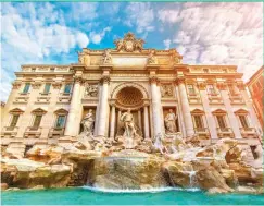  ??  ?? Spectacula­r: Oia, Santorini and (above) Trevi Fountain in Rome