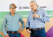  ?? ?? Conjunto. El Alcalde siempre agradece al Gobernador el apoyo recibido en los Maratones de Obras.