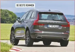  ??  ?? De XC60 verrast je nooit onaangenaa­m met een onverwacht­e uitbraak, maar de concurrent­ie is dynamische­r.