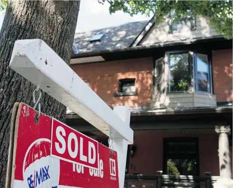  ?? LAURA PEDERSEN/NATIONAL POST FILES ?? The average Canadian home sold for $502,643 during the third quarter of 2015, up eight per cent from a year earlier.