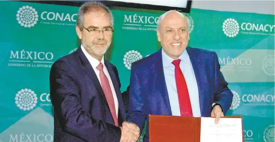  ??  ?? El titular del Conacyt, Enrique Cabrero Mendoza, y de la de la Secretaría de Ciencia Tecnología e Innovación de la Ciudad de México , David García Junco Machado, signaron el documento.