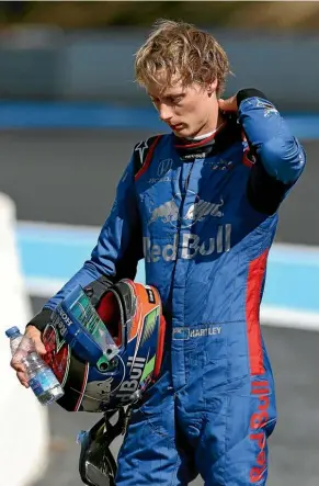  ??  ?? Kiwi driver Brendon Hartley takes a break during practice sessions for the French Grand Prix at the Paul Ricard Circuit.