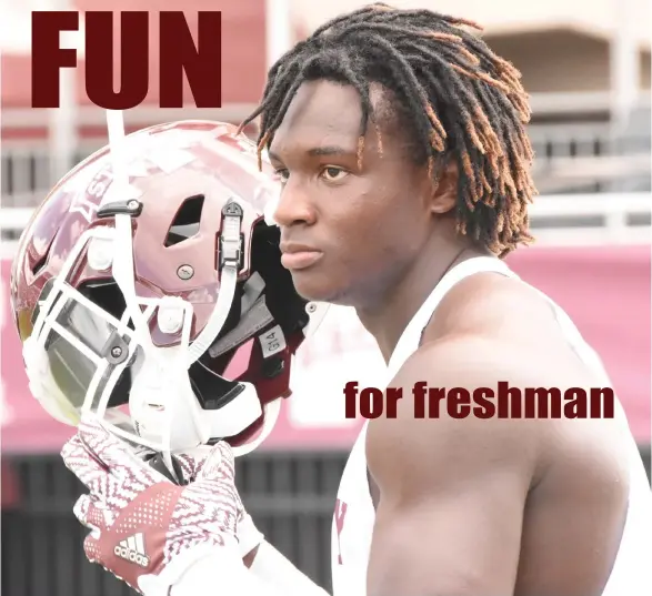  ?? (Photo by Jason Cleveland, SDN) ?? Mississipp­i State freshman linebacker and former Starkville High School player Willie Gay Jr. participat­es in pre game warmups this season.