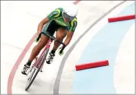  ?? WAHYUDIN/JAWA POS ?? TIMBA ILMU: Pembalap pelatnas proyeksi SEA Games 2017 Chrismonit­a Dwi Putri saat tampil di PON XIX/2016 Jabar.