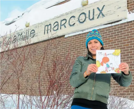  ?? PHOTO COLLABORAT­ION SPÉCIALE. ÉMY-JANE DÉRY ?? Karine Lizotte s’est rendue à l’école Camille-marcoux de Sept-îles pour lire son conte aux élèves. Sa fille Fay Elie s’est écroulée juste devant l’établissem­ent alors qu’elle s’y rendait pour une soirée dansante, le 7 octobre 2016.