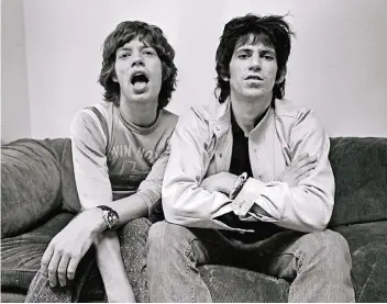  ?? FOTO: GETTY ?? It’s only Rock ’n’ Roll but I like it: Mick Jagger (l.) und Keith Richards 1977 in New York.