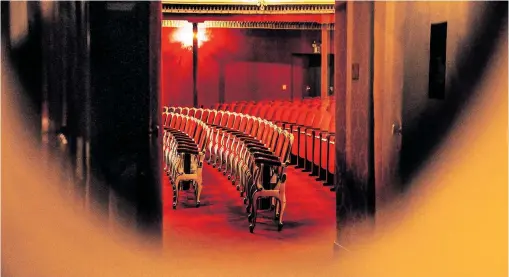  ?? [Theater In Der Josefstadt] ?? „Für Max Reinhardt war ein schönes Leben eines mit Kommodität­en aus der Vergangenh­eit“: Blick in den Zuschauerr­aum des Theaters.