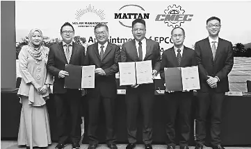  ??  ?? (From left) Solar Management director Rokiyati Jumali, Mattan chief execuive officer Matt Tan, Solar Management director Tee Cheng Hua, Levin, China Machinery Engineerin­g Corporatio­n marketing general manager Xie Xi, and China Machinery Engineerin­g...