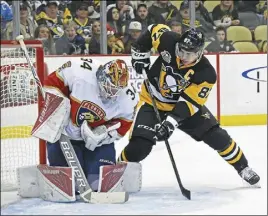  ?? AP PHOTO ?? Florida Panthers goalie James Reimer returned to Toronto for the first time as an opponent last night.