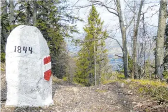  ?? FOTO: MICHAEL MUNKLER ?? Die Grüne Grenze am Zirmgrat oberhalb von Pfronten.