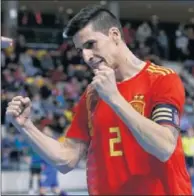  ??  ?? Carlos Ortiz celebra un gol en un partido de España.