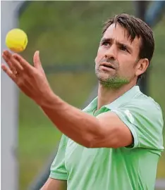  ?? Foto: Klaus Rainer Krieger ?? Nicolas Kiefer schlug am Wochenende bei den deutschen Mannschaft­smeister schaften der Herren 40 in Augsburg auf.