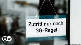  ??  ?? Cartel donde se puede leer: "Entrar solo con la regla 3G"