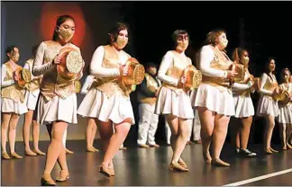  ?? PHOTOS BY JUAN HERNANDEZ ?? These Centennial High students are “one singular sensation” in the school’s production of “A Chorus Line,” playing this week.