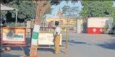  ?? AP ?? A policeman stands guard outside the Shore Temple in ■
Mamallapur­am on Thursday.