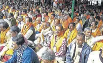  ?? HT ?? Priests from Birbhum and East Burdwan districts take part in a meeting organised by the Trinamool Congress on Monday.