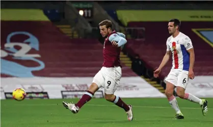  ??  ?? Chris Wood fires home what proved to be Burnley’s winning goal against Crystal Palace at Turf Moor. Photograph: Jan Kruger/AFP/Getty Images