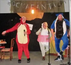  ??  ?? Le SET Theatre organise une nouvelle pantomime pour les week-end des fêtes. (Photo I. V.)