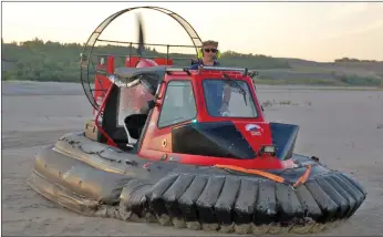  ??  ?? The Canadian-made AR45 hovercraft is suitable for use in the extremes of the Canadian climate.