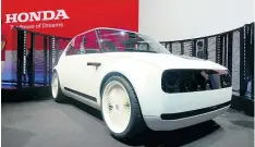  ??  ?? Urban EV Concept: Der 3,9-Meter-Honda soll für das Serienfahr­zeug richtungsw­eisend sein. Ebenfalls ab 2019.