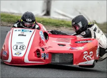  ?? Picture: IrishBikeP­ics ?? Mark Codd and Liam Gordon in action.