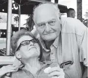  ?? FAMILY PHOTO ?? Richard and Sheila Curren. He died this past week from COVID-19, the illness caused by coronaviru­s.