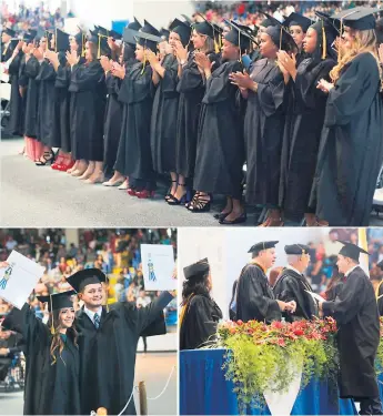  ??  ?? ALEGRÍA. Los graduados recibieron ayer los títulos en un ambiente de júbilo.