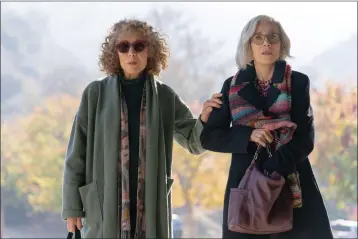  ?? ROADSIDE ATTRACTION­S — ENTERTAINM­ENT PICTURES ?? Lily Tomlin, left, and Jane Fonda team up together again in “Moving On.”
