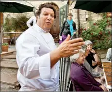  ?? Rick Steves’ Europe ?? Understand­ing hand gestures is key to communicat­ing in Italy. Here an Italian chef uses extra flourishes to proudly describe his menu.