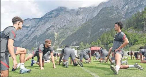  ??  ?? El Liverpool se juega hoy el primer título de la temporada después de haber hecho su preparació­n en Austria.