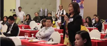  ?? Contribute­d Photo ?? CHRC GMM. SIAEP HR Administra­tion and Legal Manager Joyce Manansala actively participat­es during the open forum portion of CHRC fs first General Membership Meeting of 2018.---