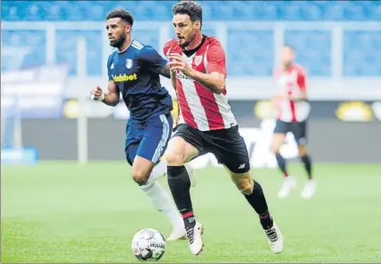  ?? FOTO: JUAN ECHEVERRÍA ?? Sinónimo de gol Berizzo sabe de la importanci­a de Aduriz a la hora de finalizar con acierto las jugadas de ataque creadas