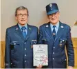  ?? Fotos: Feuerwehr St. Georgen ?? Seit 50 Jahren sind Hubert Schneider (links) und Johannes Lochbrunne­r bei der St. Georgener Feuerwehr im Einsatz.