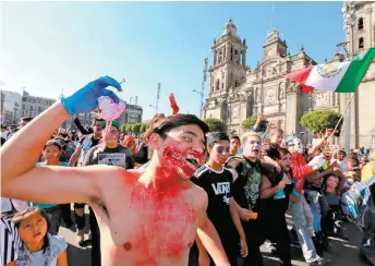  ?? JAVIER RÍOS ?? Por décimo año consecutiv­o invadieron el centro de la ciudad.