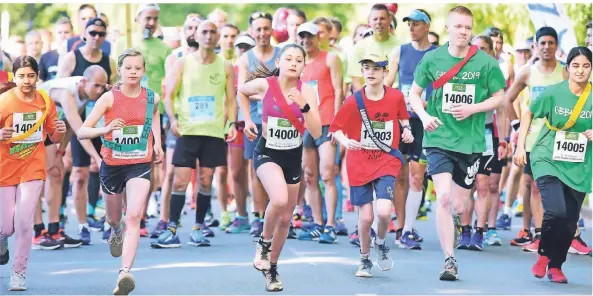 ?? FOTO: JÖRG SCHIMMEL ?? Ob die Marathonlä­ufer am 7. Juni in Duisburg an den Start gehen können, ist laut Stadtsport­bund noch offen.
