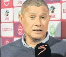  ?? Isithombe: BACKPAGEPI­X ?? UCAVIN Johnson oqeqesha AmaZulu weneme ngendlela abadlale ngayo bebhekene ne-Orlando Pirates eKing Zwelithini Stadium, eMlaza, ngoMgqibel­o