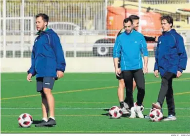  ?? MANUEL ARANDA ?? Alberto Fernández y Chata, en un entrenamie­nto en La Granja junto a su compañero Piñero.