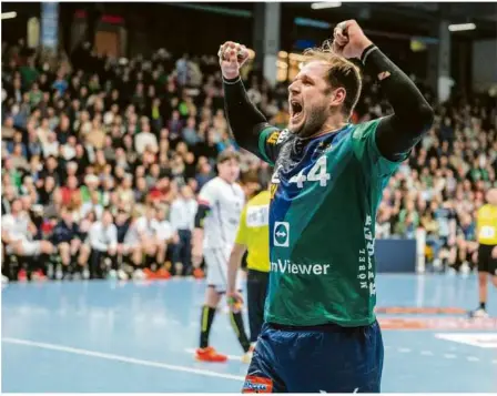  ?? Foto: Giacinto Carlucci ?? Göppingens Kresimir Kozina kann vor dem Derby seine Emotionen kaum zügeln.