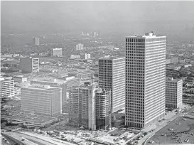  ?? Houston Chronicle file ?? Greenway Plaza, as seen in 1975, featured office and retail space as well as a new hotel north of the Southwest Freeway near Buffalo Speedway.