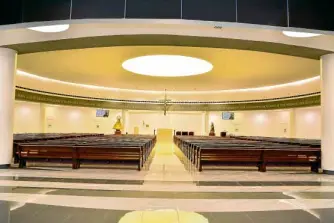  ??  ?? Designed by internatio­nal design firm Arquitecto­nica, the 1,075-sq m chapel had a blessing and concelebra­ted Mass Pentecost Sunday.