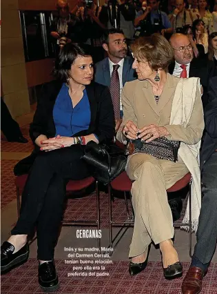  ??  ?? Inés y su madre, María del Carmen Cerruti, tenían buena relación, pero ella era la preferida del padre.                 