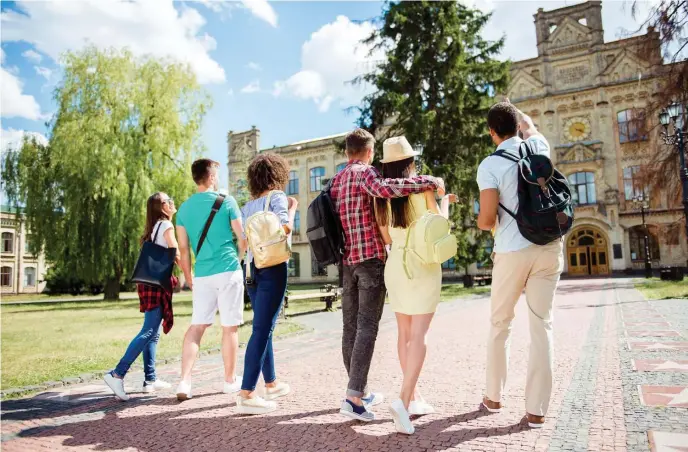  ?? GETTy ImAgES ?? PLAN AHEAD: Students need to get an early start on considerin­g what their college major should be.