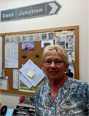 ?? SAMANTHA GEE/THE LEADER ?? Rae Goodwin is retiring after 39 years as an oncology secretary at Nelson Hospital.