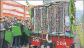  ?? HT PHOTO ?? Chief minister Jai Ram Thakur flagging off the new express train from Paprola railway station on Wednesday.