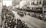  ?? (Courtesy of the Butler Center for Arkansas Studies, Central Arkansas Library System) ?? Centennial Celebratio­n parade at Camden (Ouachita County); 1936