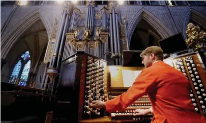  ?? Westminste­r Abbey organist Peter Holder rehearsing. Photograph: Jonathan Brady/PA ??