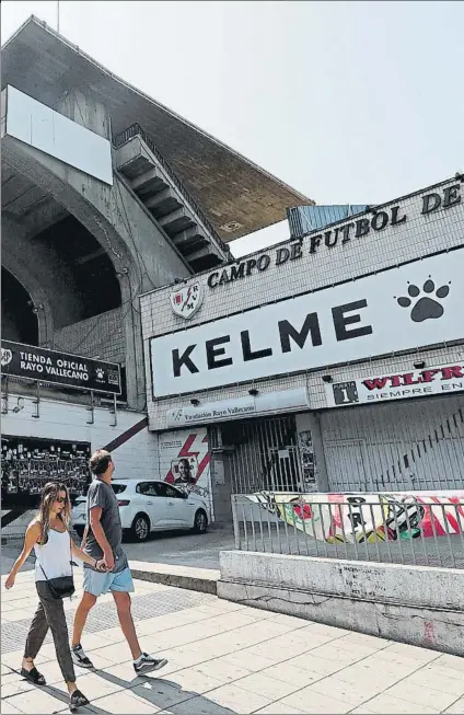  ?? FOTO: EFE ?? Dudas El Alavés visitará este sábado al Rayo Vallecano en un partido que está programado a la una del mediodía