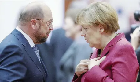  ?? Ansa ?? E che, è colpa mia? Il candidato dell’Spd alla cancelleri­a Martin Schulz e Angela Merkel; a destra, Alice Weidel e Frauke Petry