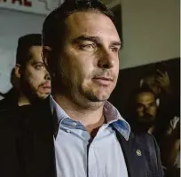  ?? Pedro Prado - 7.SET.18/FARPA ?? ■ Flávio Bolsonaro (PSL), deputado no Rio e senador eleito, diz que mídia tenta desconstru­ir reputação